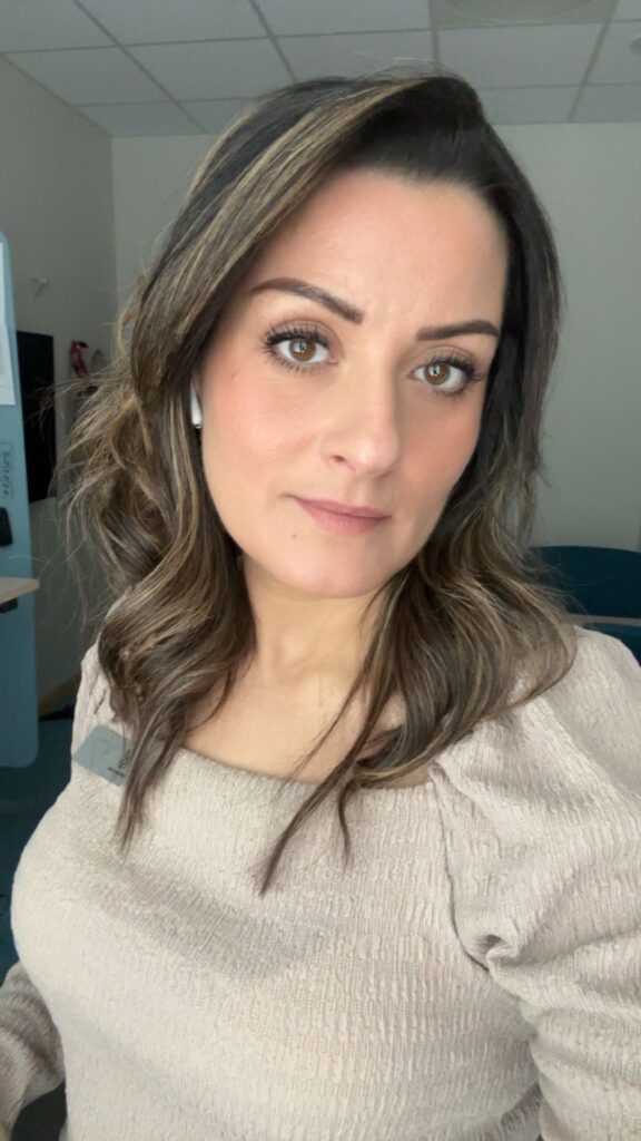 Manal Barake, rektor och skolledare, arbetar med skolorganisation och pedagogiskt ledarskap, samt studiero. 